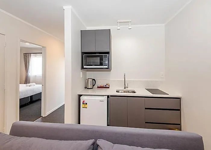 Aurora 4*